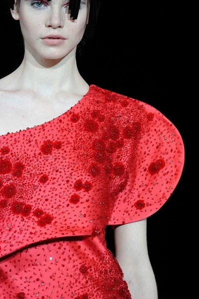 Look 80